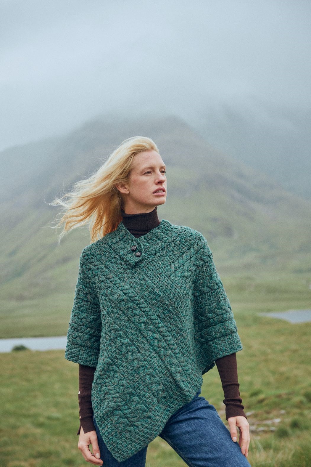 Aran Poncho with Front Buttons in Green