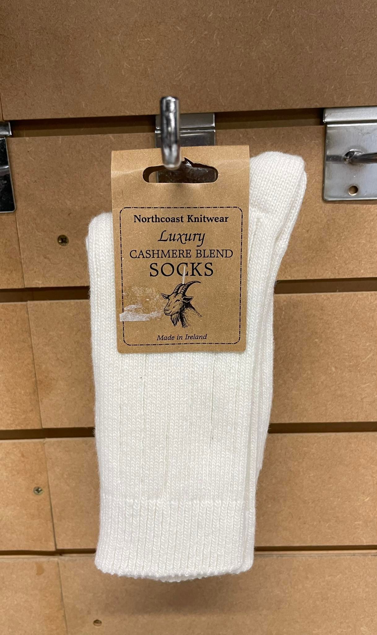 Cashmere and Wool Cream Socks in Size 3-7