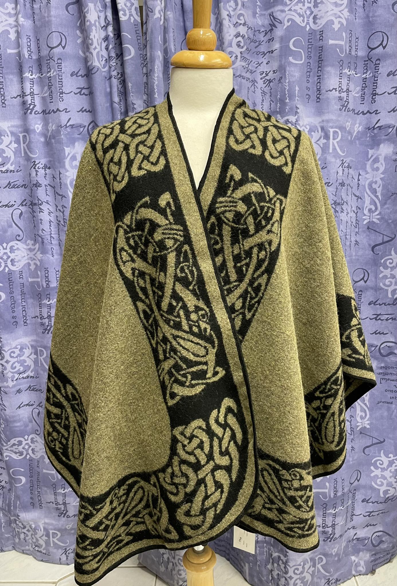 Reversible Celtic Shawl in Black and Beige